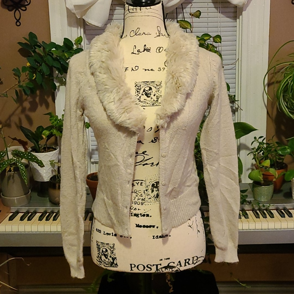 NWOT faux fur removable collar cardigan